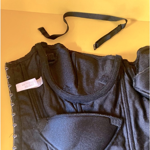 Victoria’s Secret Y2K Beaded Silk Corset - Picture 4 of 8